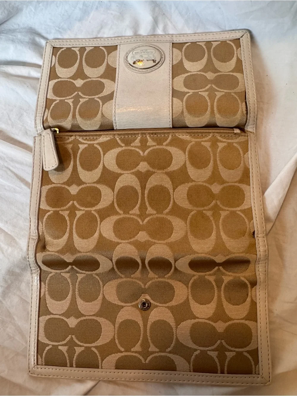 Coach classic signature